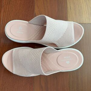 CLOUDSTEPPERS by Clarks Knit Wedge Slide
Sandals - Marin Coral Light Pink